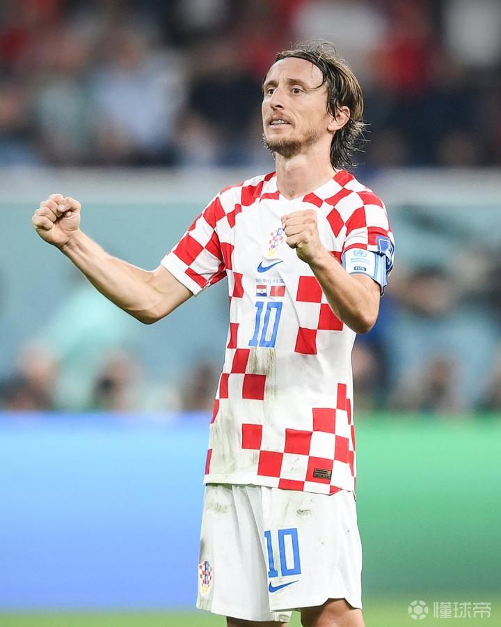 杰伦·布朗本赛季已经10次单节砍下15+，高居联盟第一